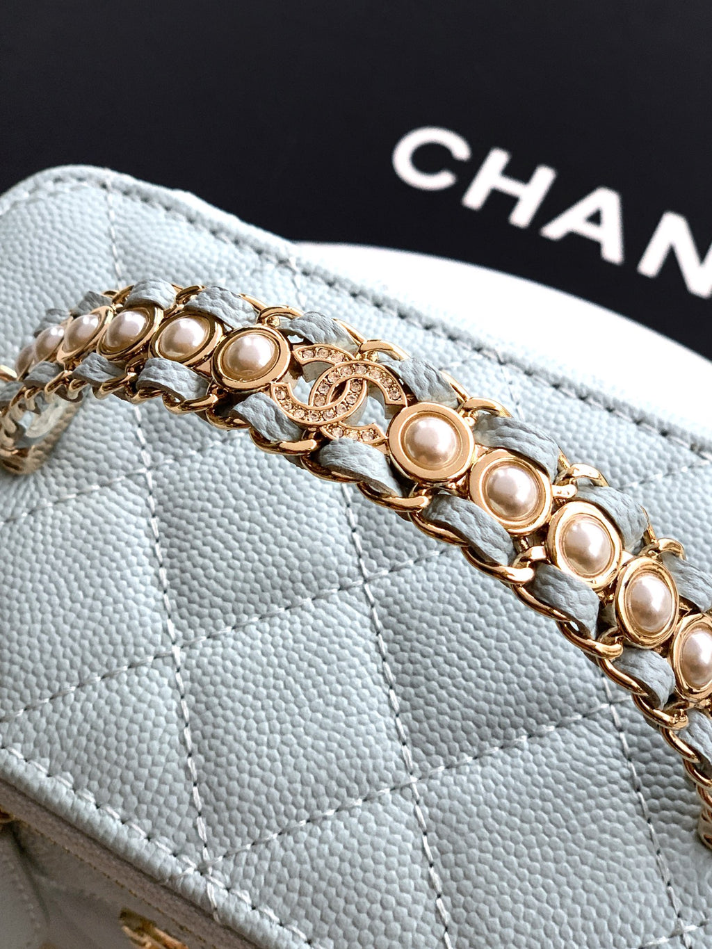 Chanel 26C Cruise Vanity Case - Baby Blue Quilted Leather with Pearl Handle & Diamond-Inlaid Logo (9.5 x 17 x 8 cm)