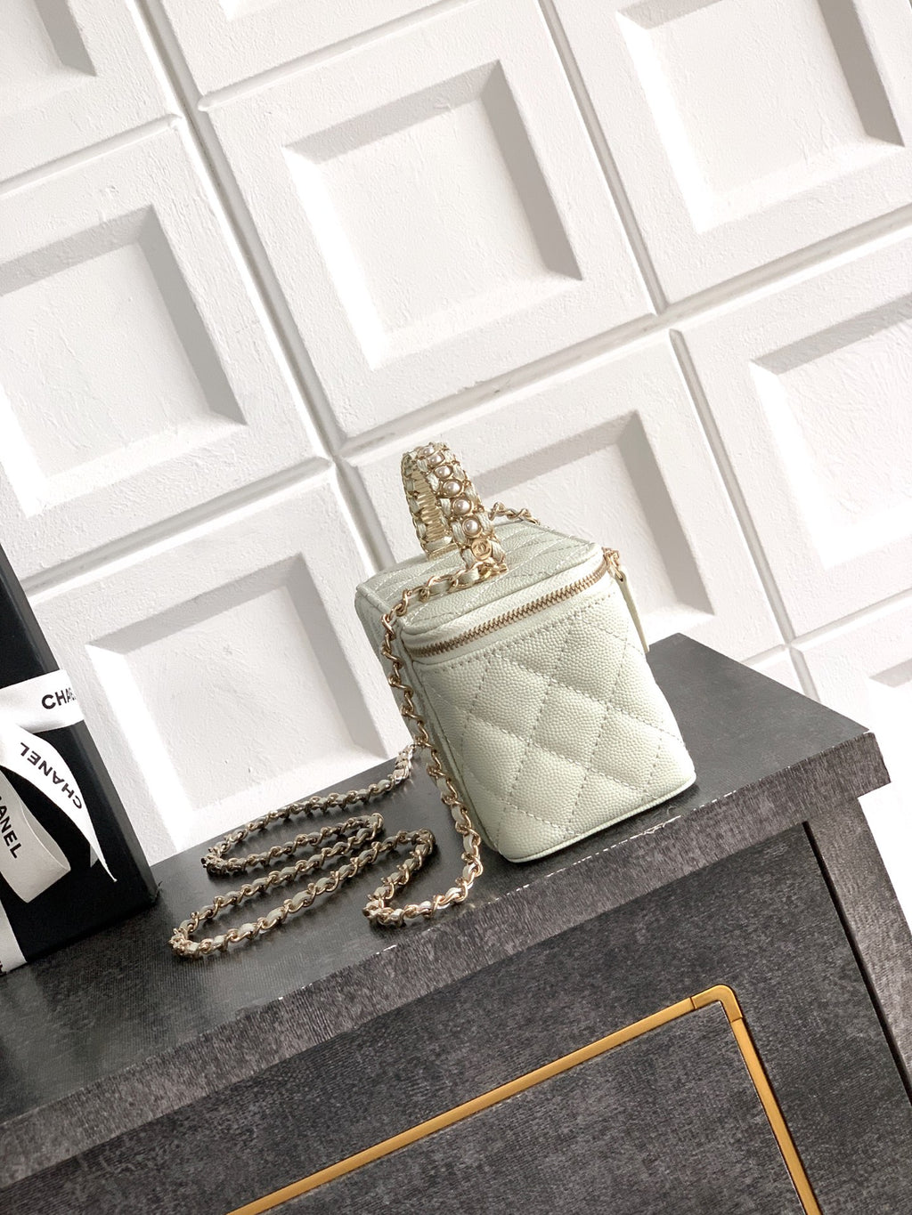 Chanel 26C Cruise Vanity Case - Light Grey Quilted Leather with Pearl Handle & Diamond-Inlaid Logo (9.5 x 17 x 8 cm)