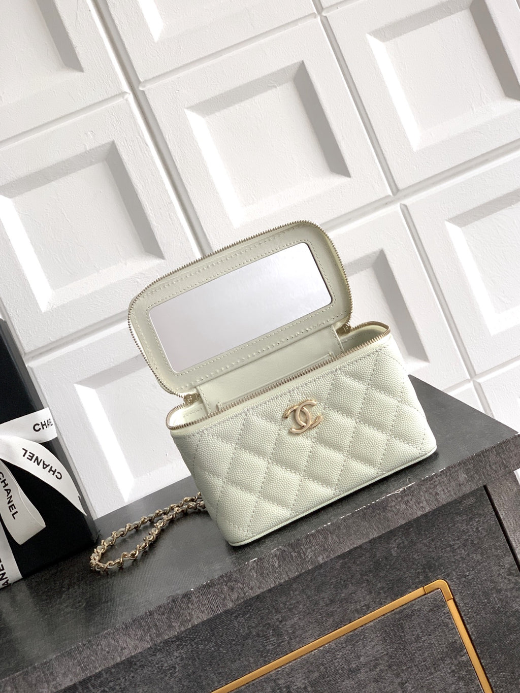 Chanel 26C Cruise Vanity Case - Light Grey Quilted Leather with Pearl Handle & Diamond-Inlaid Logo (9.5 x 17 x 8 cm)