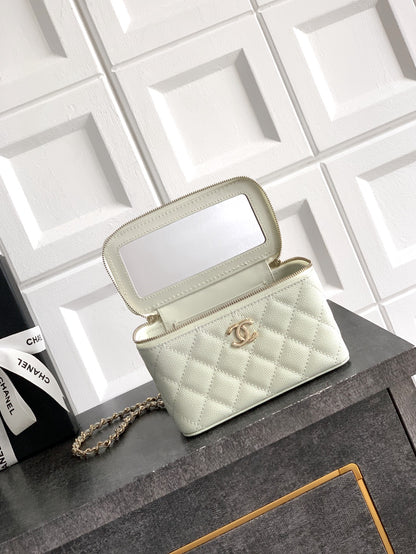 Chanel 26C Cruise Vanity Case - Light Grey Quilted Leather with Pearl Handle & Diamond-Inlaid Logo (9.5 x 17 x 8 cm)