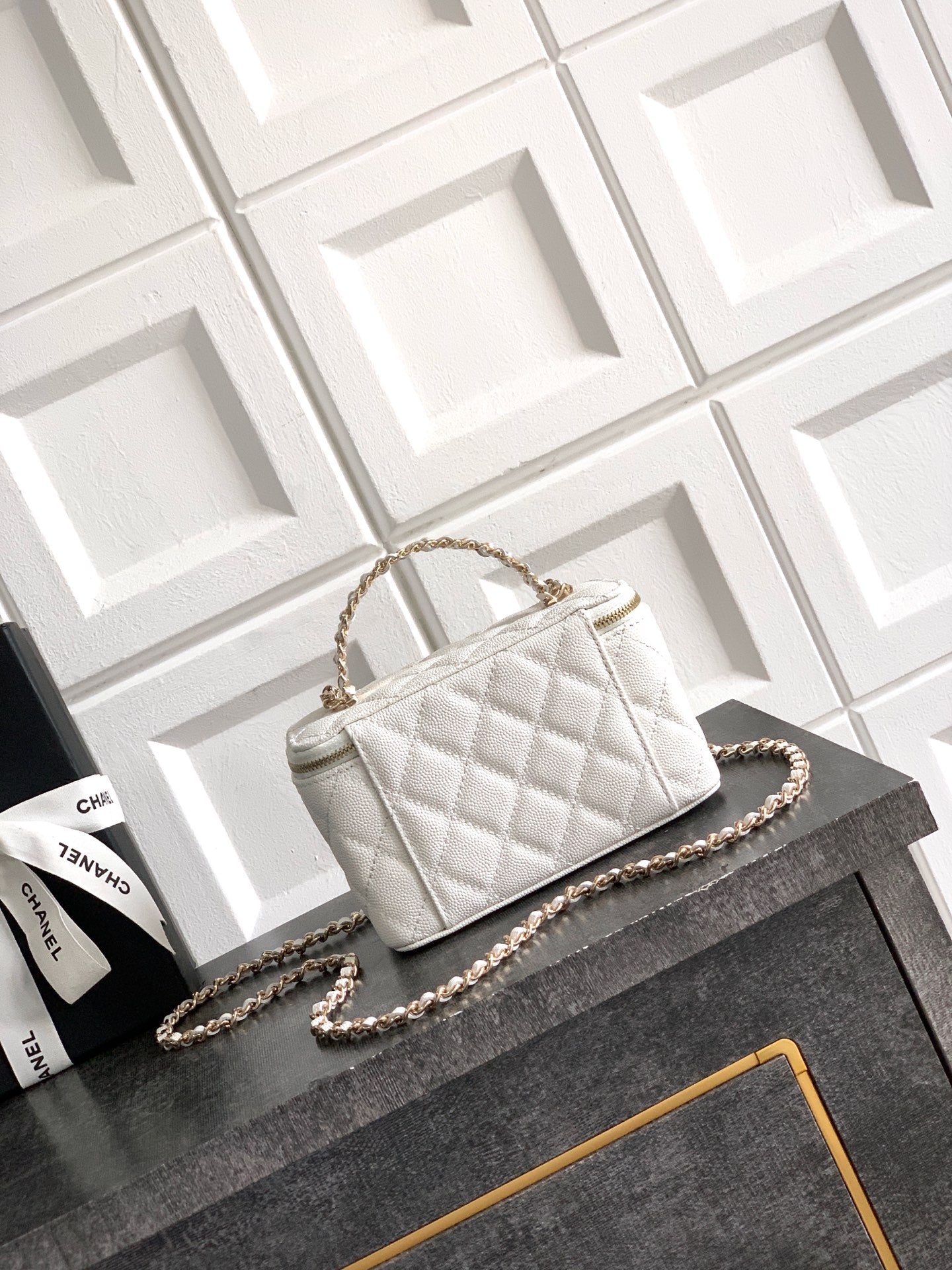 Chanel 26C Cruise Vanity Case - Creamy White Quilted Leather with Pearl Handle & Diamond-Inlaid Logo (9.5 x 17 x 8 cm)