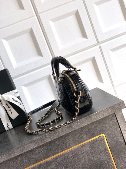 Chanel 25N Patent Leather Shell Bag - Classic Quilted Design with Dual Handles & Chain Strap (18 x 13 x 7 cm)