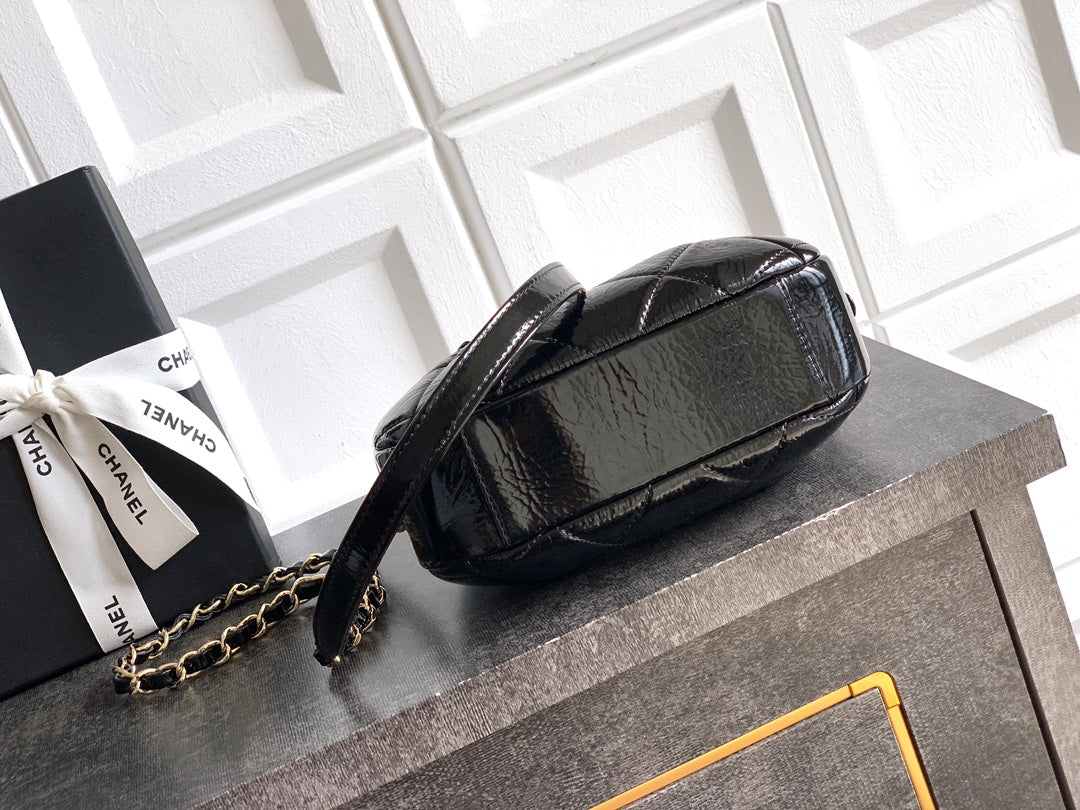 Chanel 25N Patent Leather Shell Bag - Classic Quilted Design with Dual Handles & Chain Strap (18 x 13 x 7 cm)