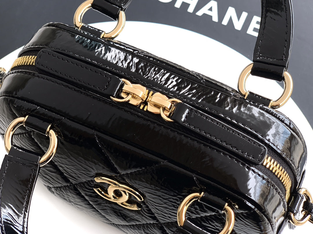 Chanel 25N Patent Leather Shell Bag - Classic Quilted Design with Dual Handles & Chain Strap (18 x 13 x 7 cm)