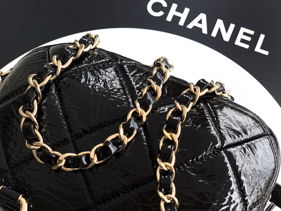 Chanel 25N Patent Leather Shell Bag - Classic Quilted Design with Dual Handles & Chain Strap (18 x 13 x 7 cm)