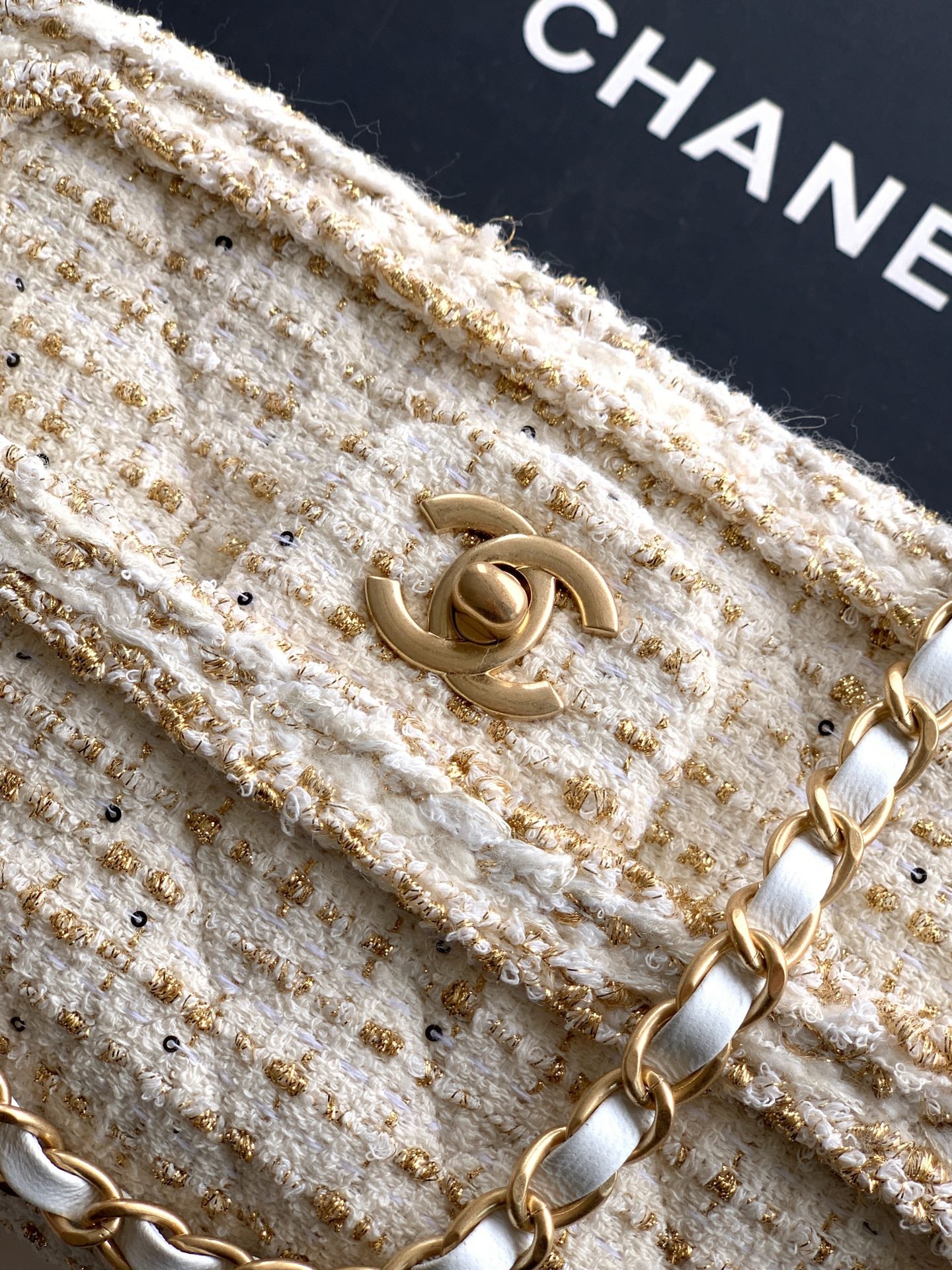 Chanel 25K Cruise Collection Classic Flap Bag - 23cm White/Gold Tweed with Sequin Embellishments
