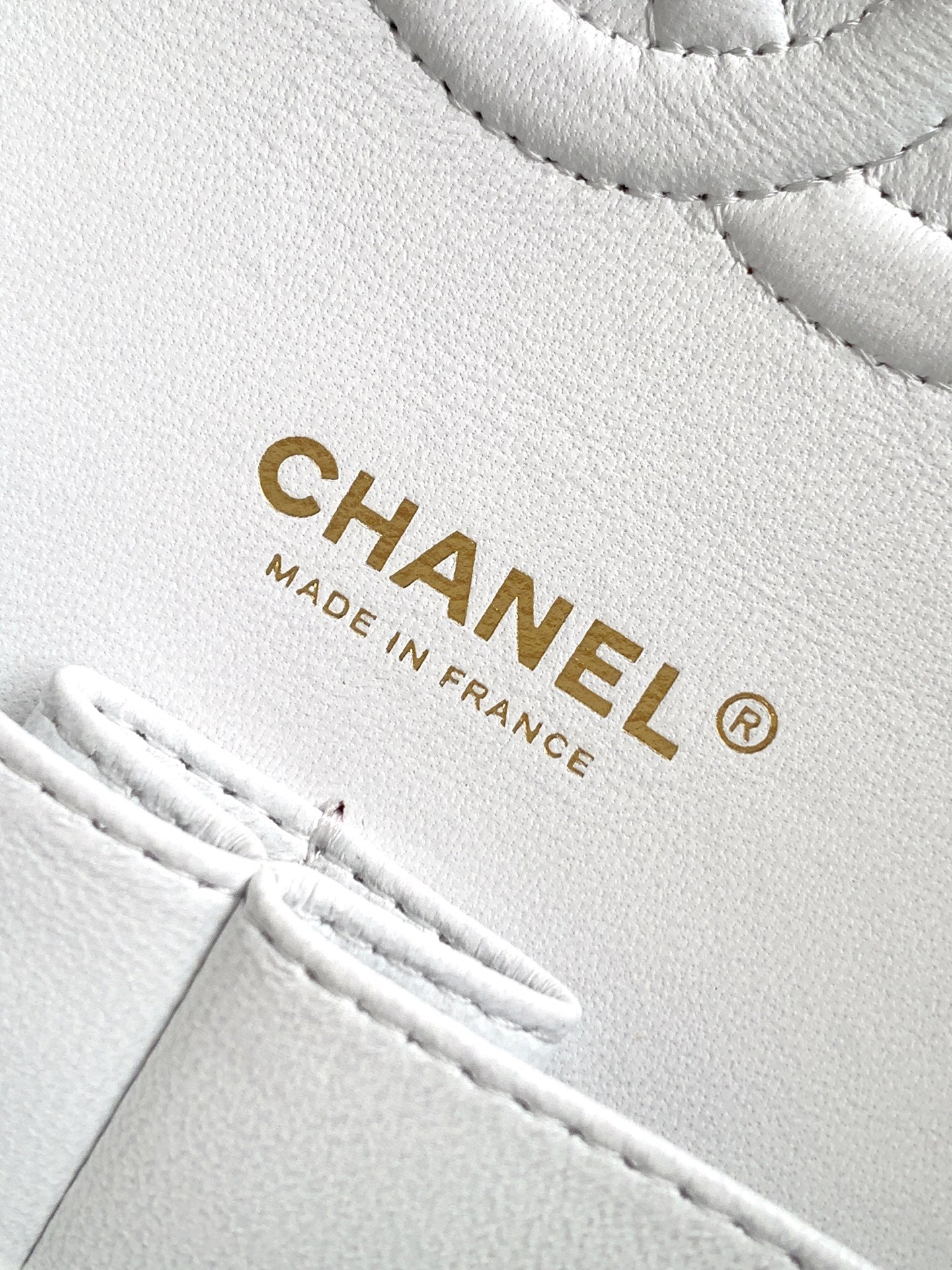 Chanel 25K Cruise Collection Classic Flap Bag - 23cm White/Gold Tweed with Sequin Embellishments