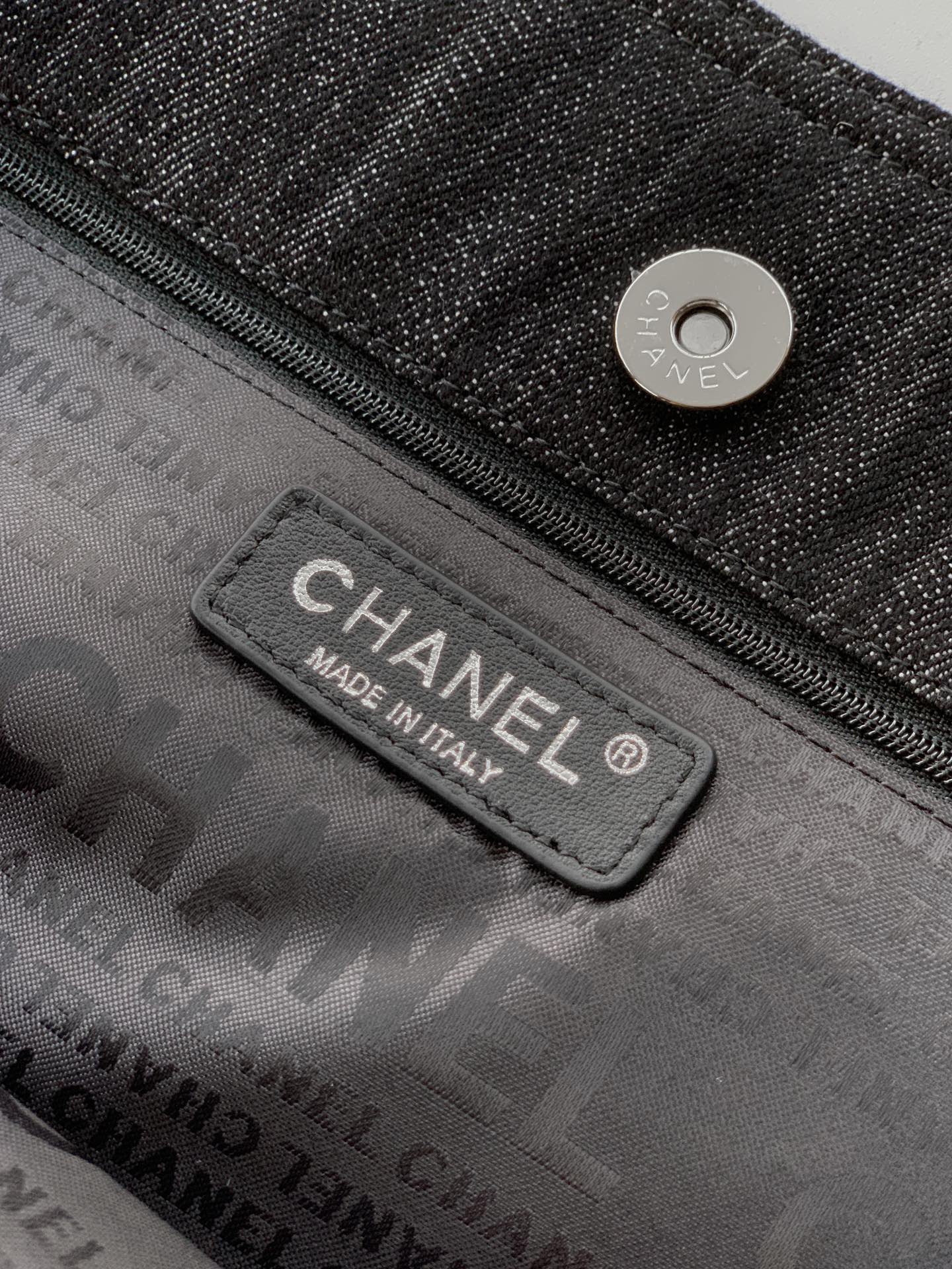 Chanel Denim Tote Bag 45 Black