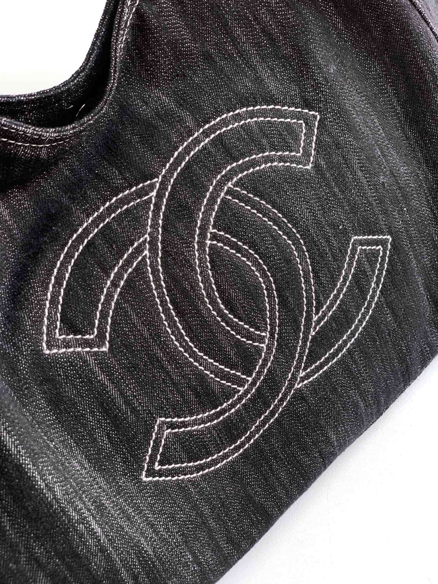 Chanel Denim Tote Bag Medium Black