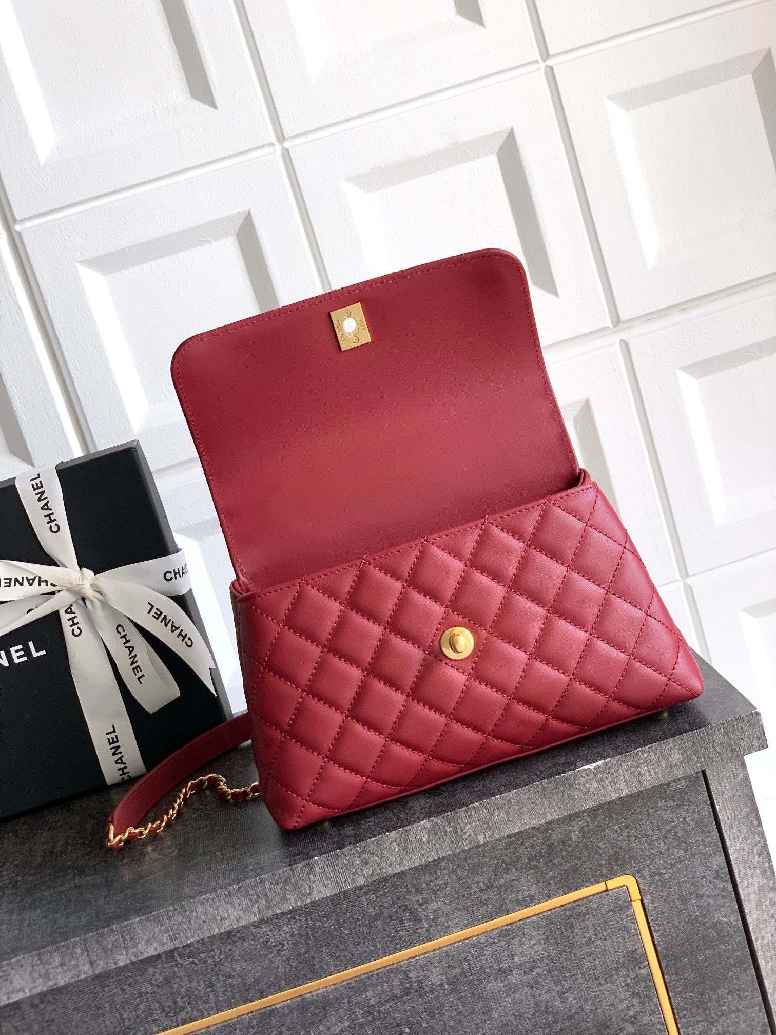 Chanel Coco Handle 23 Burgundy Gold Diamond Handle 25A