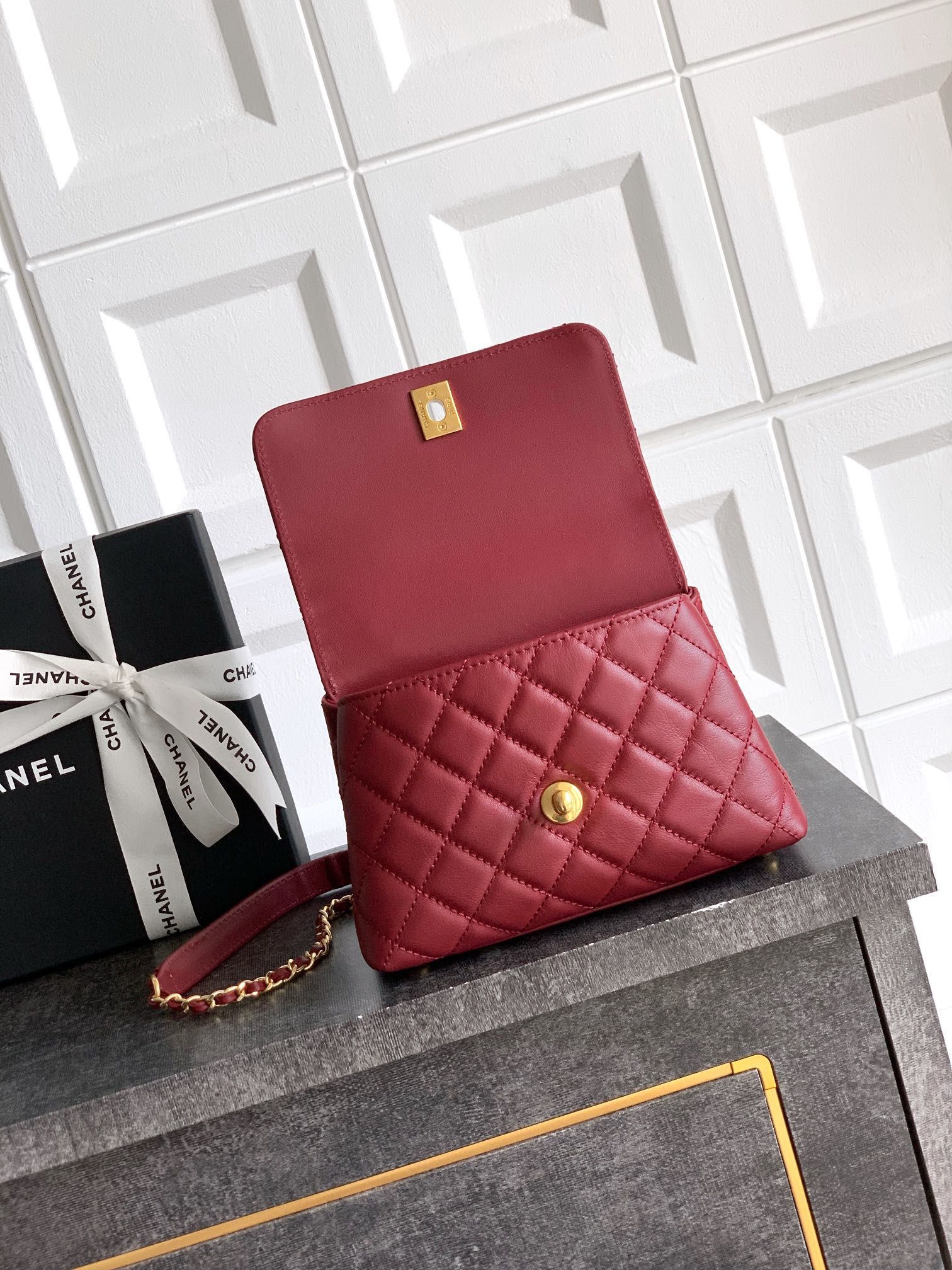 Chanel Coco Handle 19 Burgundy Gold Diamond Handle 25A