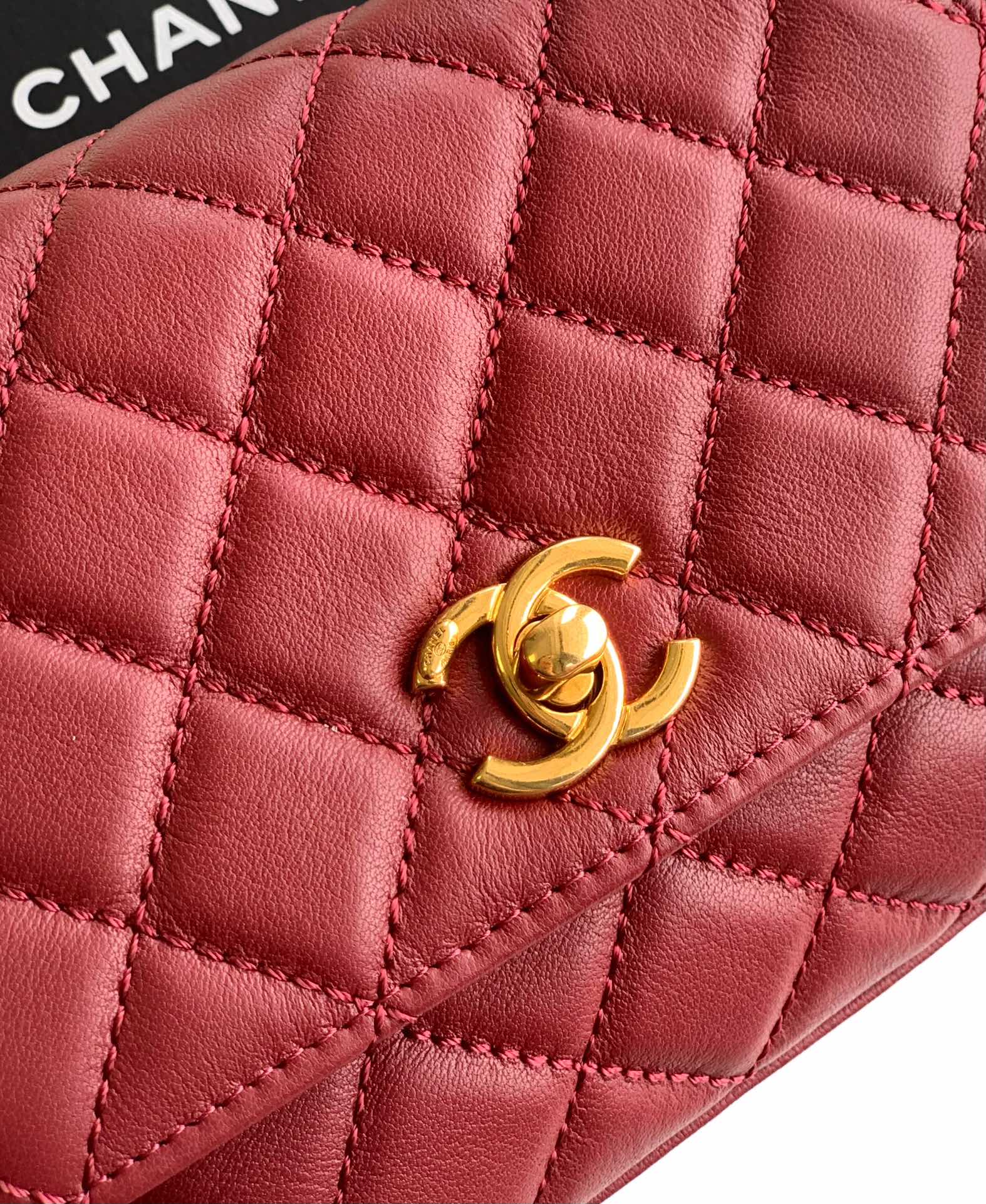 Chanel Coco Handle 19 Burgundy Gold Diamond Handle 25A
