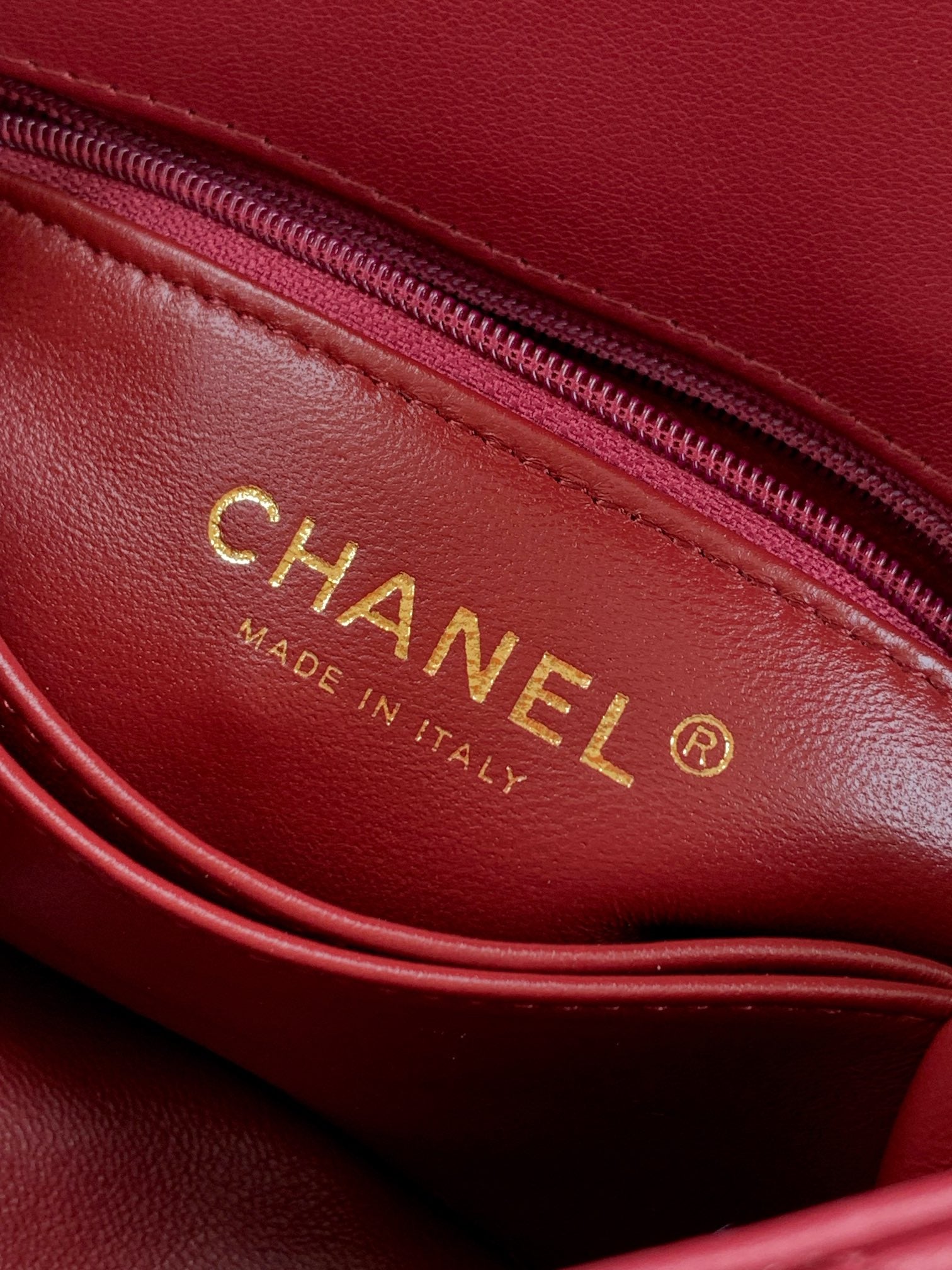 Chanel Coco Handle 19 Burgundy Gold Diamond Handle 25A