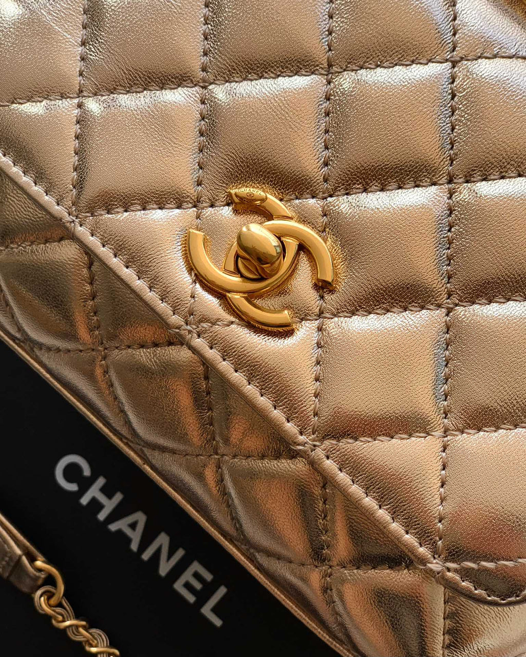 Chanel Coco Handle 19 Champagne Gold Diamond Handle 25A