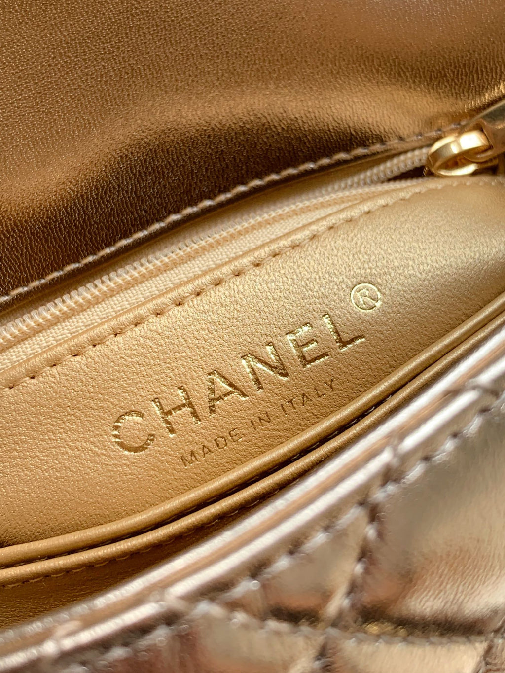Chanel Coco Handle 19 Champagne Gold Diamond Handle 25A