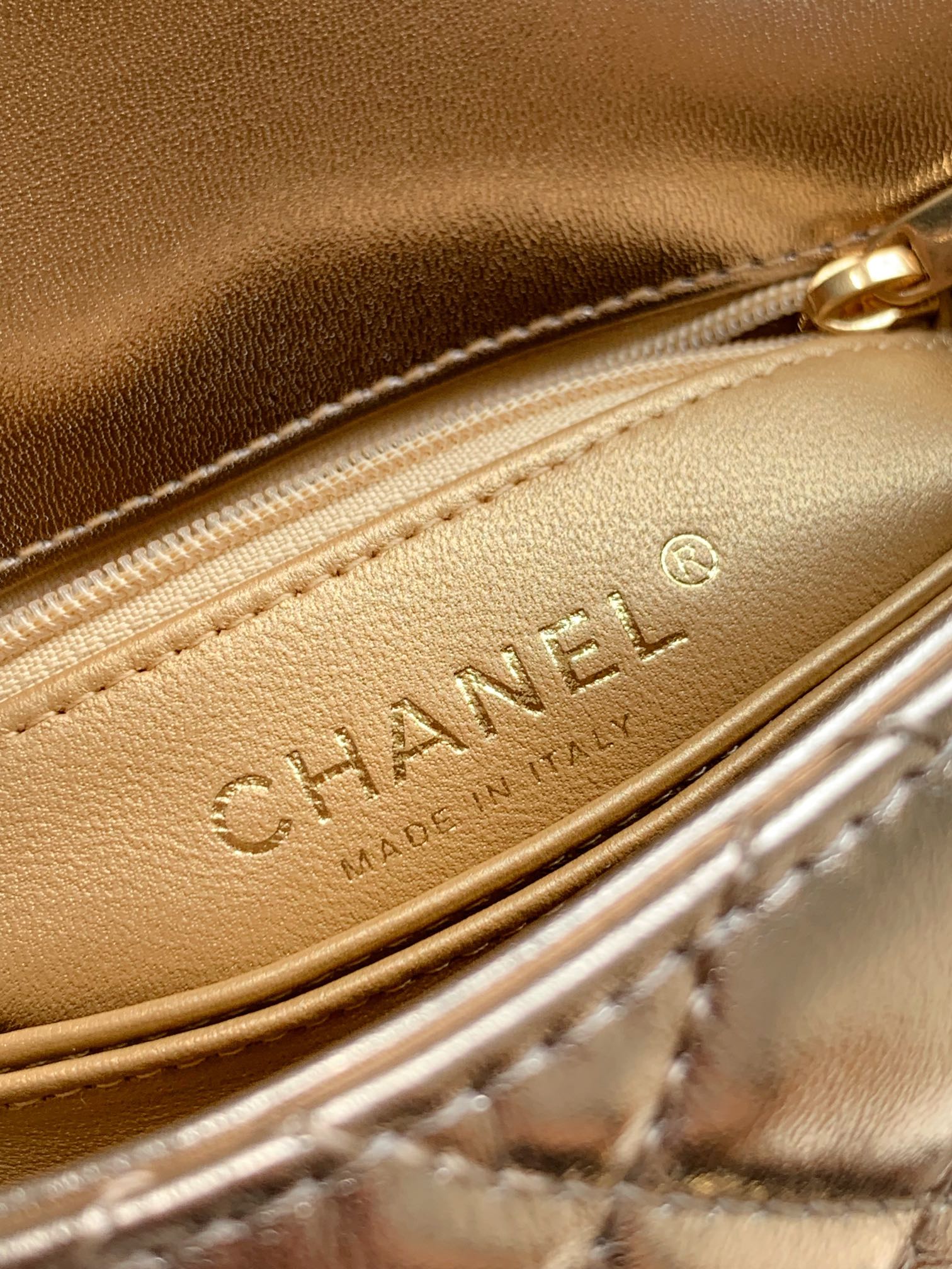 Chanel Coco Handle 19 Champagne Gold Diamond Handle 25A