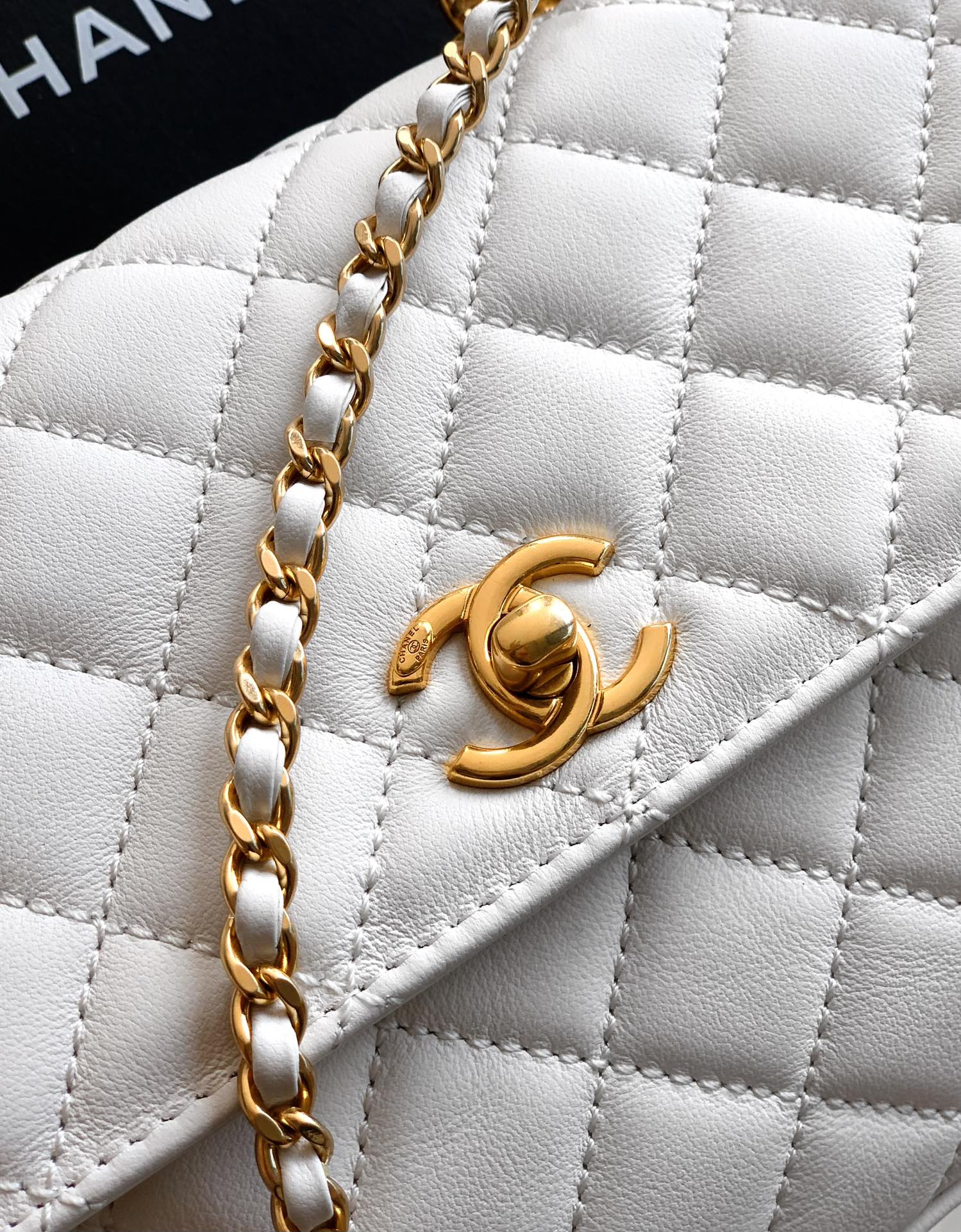 Chanel Coco Handle 23 Ivory White Gold Diamond Handle 25A
