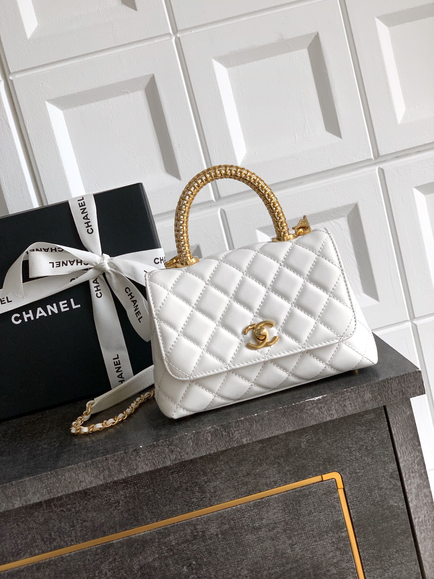 Chanel Coco Handle 19 Ivory White Gold Diamond Handle 25A