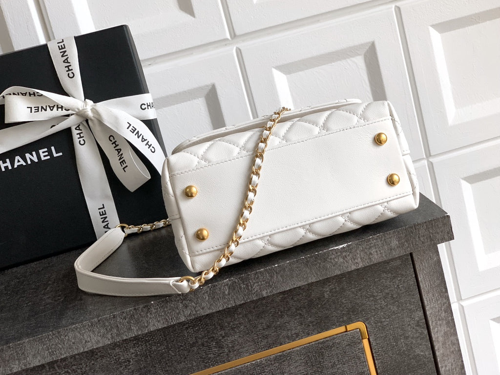 Chanel Coco Handle 19 Ivory White Gold Diamond Handle 25A