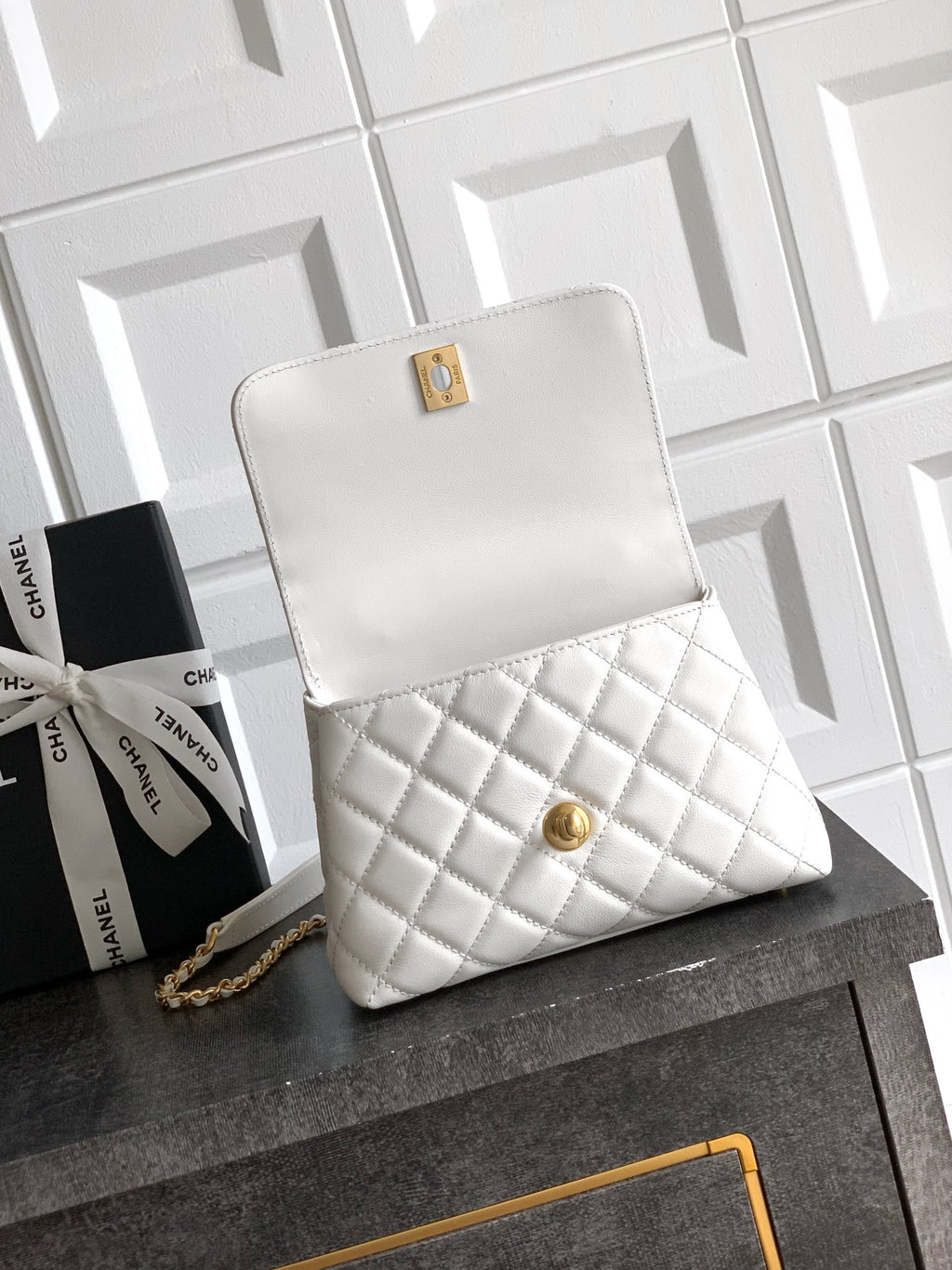 Chanel Coco Handle 19 Ivory White Gold Diamond Handle 25A