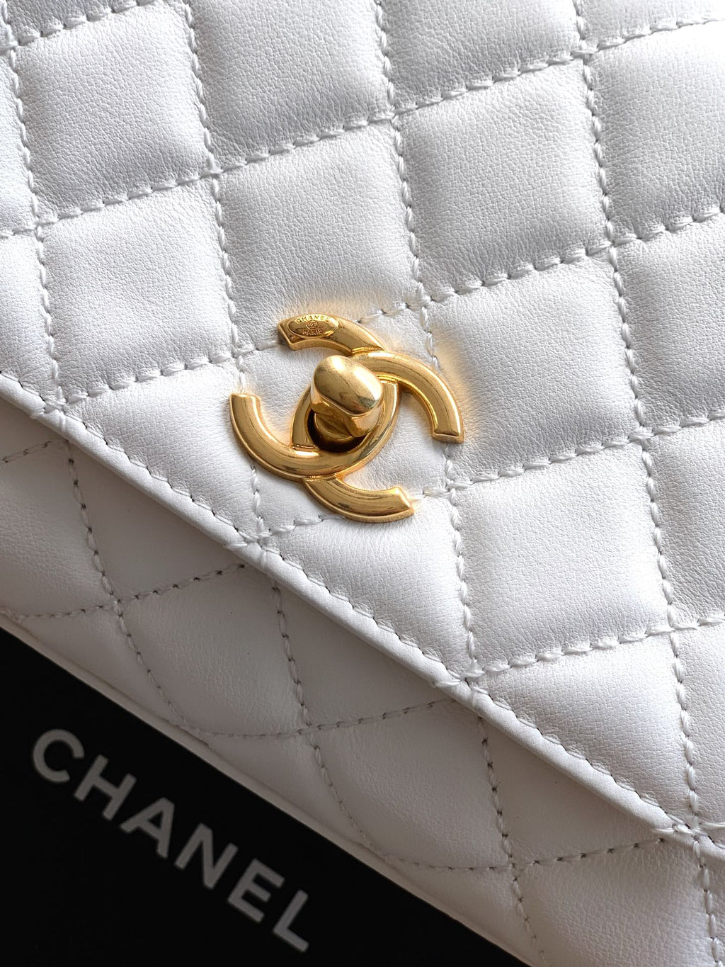 Chanel Coco Handle 19 Ivory White Gold Diamond Handle 25A