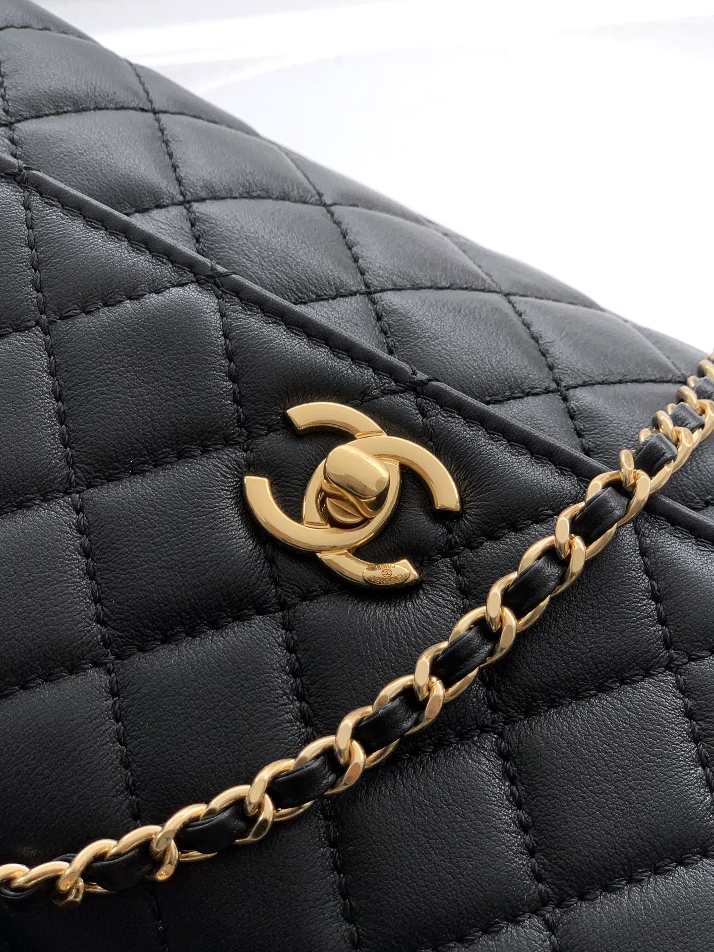 Chanel Coco Handle 23 Black Gold Diamond Handle 25A