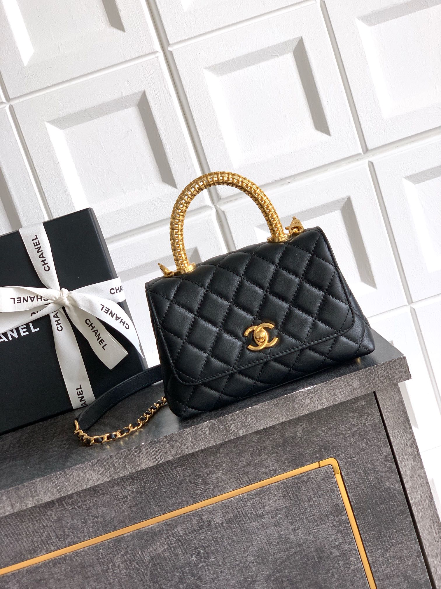 Chanel Coco Handle 19 Black Gold Diamond Handle 25A