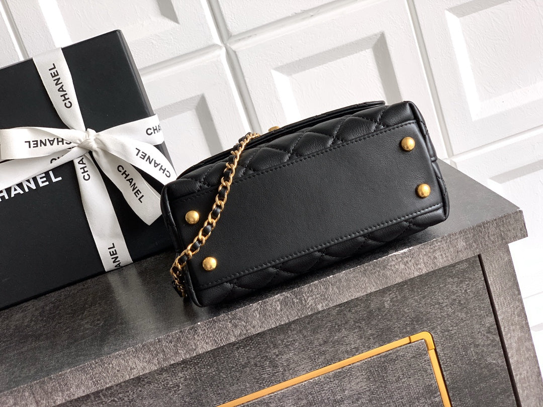 Chanel Coco Handle 19 Black Gold Diamond Handle 25A