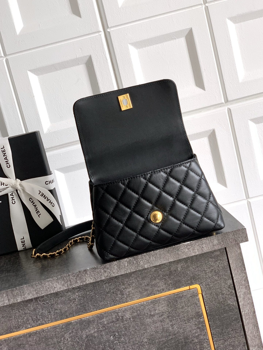 Chanel Coco Handle 19 Black Gold Diamond Handle 25A