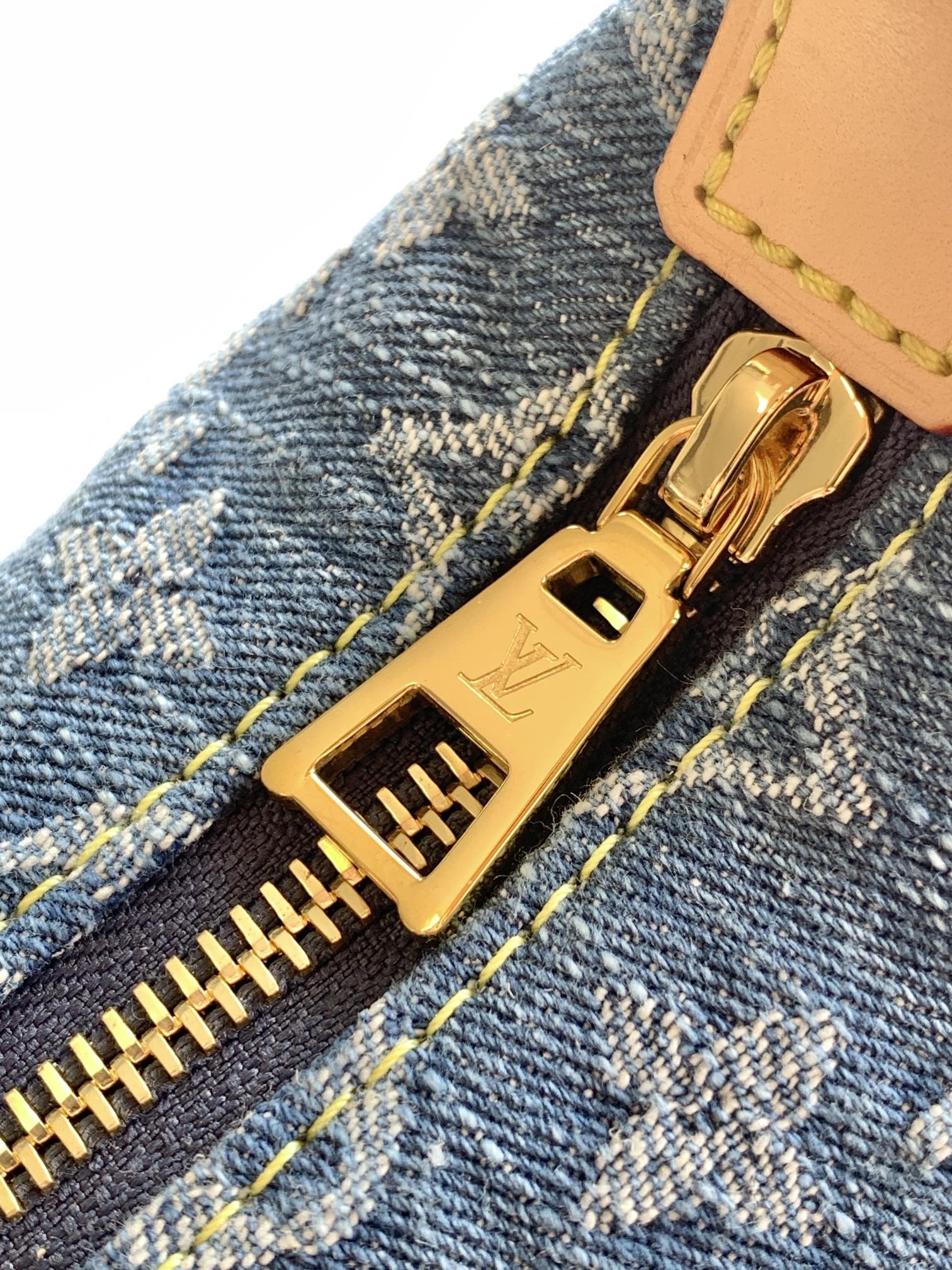 Louis Vuitton Hills Pochette – Monogram Denim