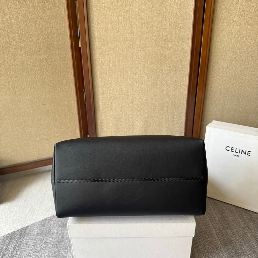 Celine Doctor Pouch – Black