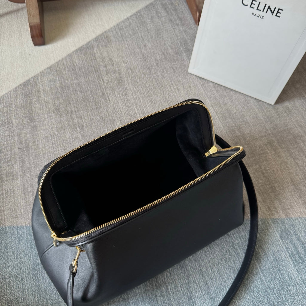 Celine Doctor Pouch – Black