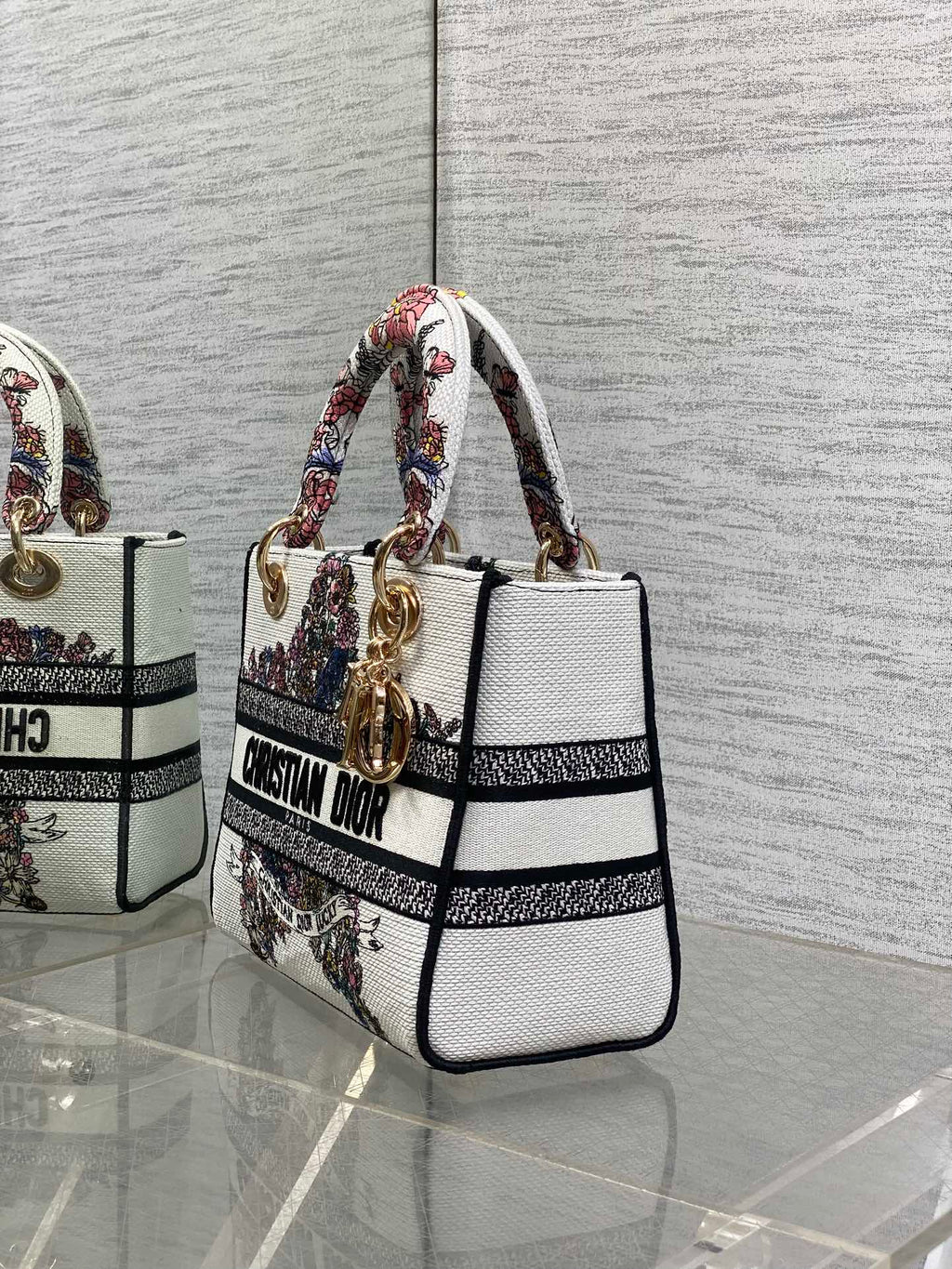 Dior Lady D-Lite Bag – Lucky Flower Embroidery (White / Multicolour)
