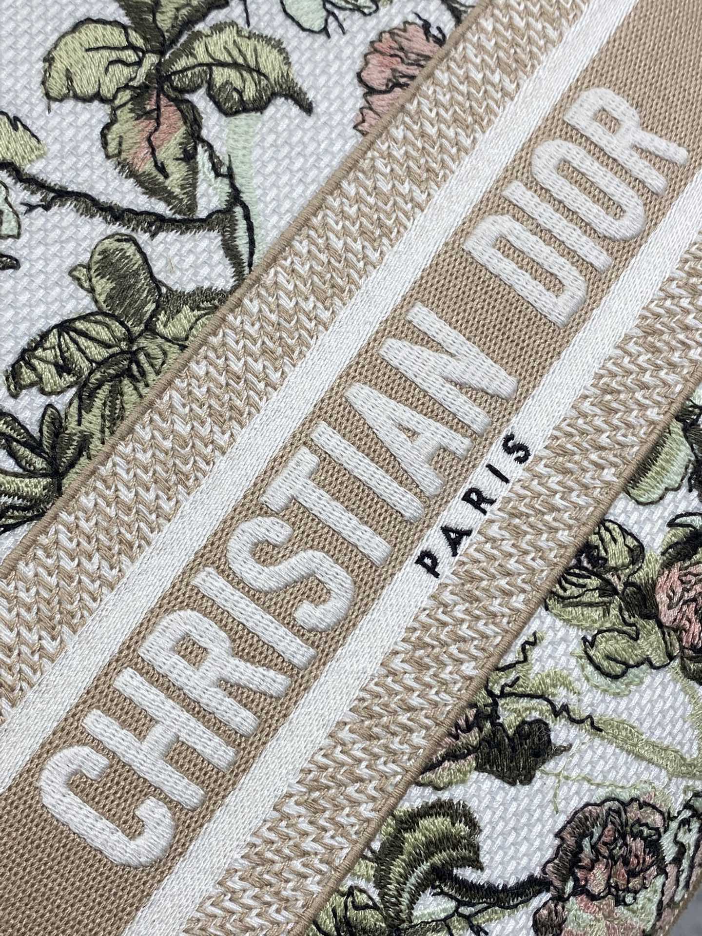 Dior Lady D-Lite Bag – Granville Rose Embroidery (Oat / Vintage Green)