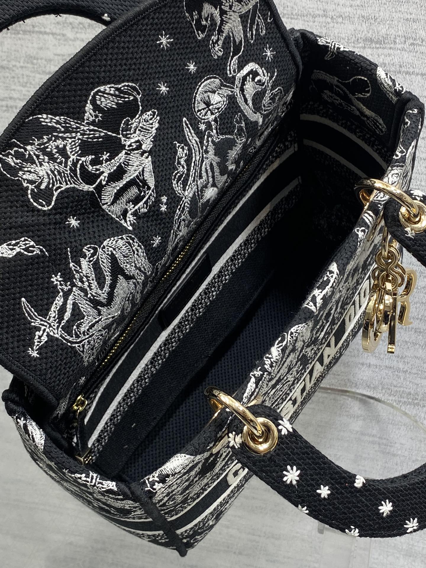 Dior Lady D-Lite Bag – Jungle Animal Constellation Embroidery (Black / White Thread)