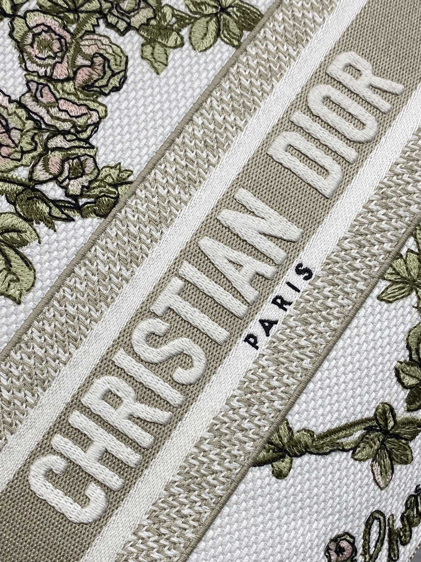 Dior Lady D-Lite Bag – Baroque Rose Vine Embroidery (White / Sage Green)