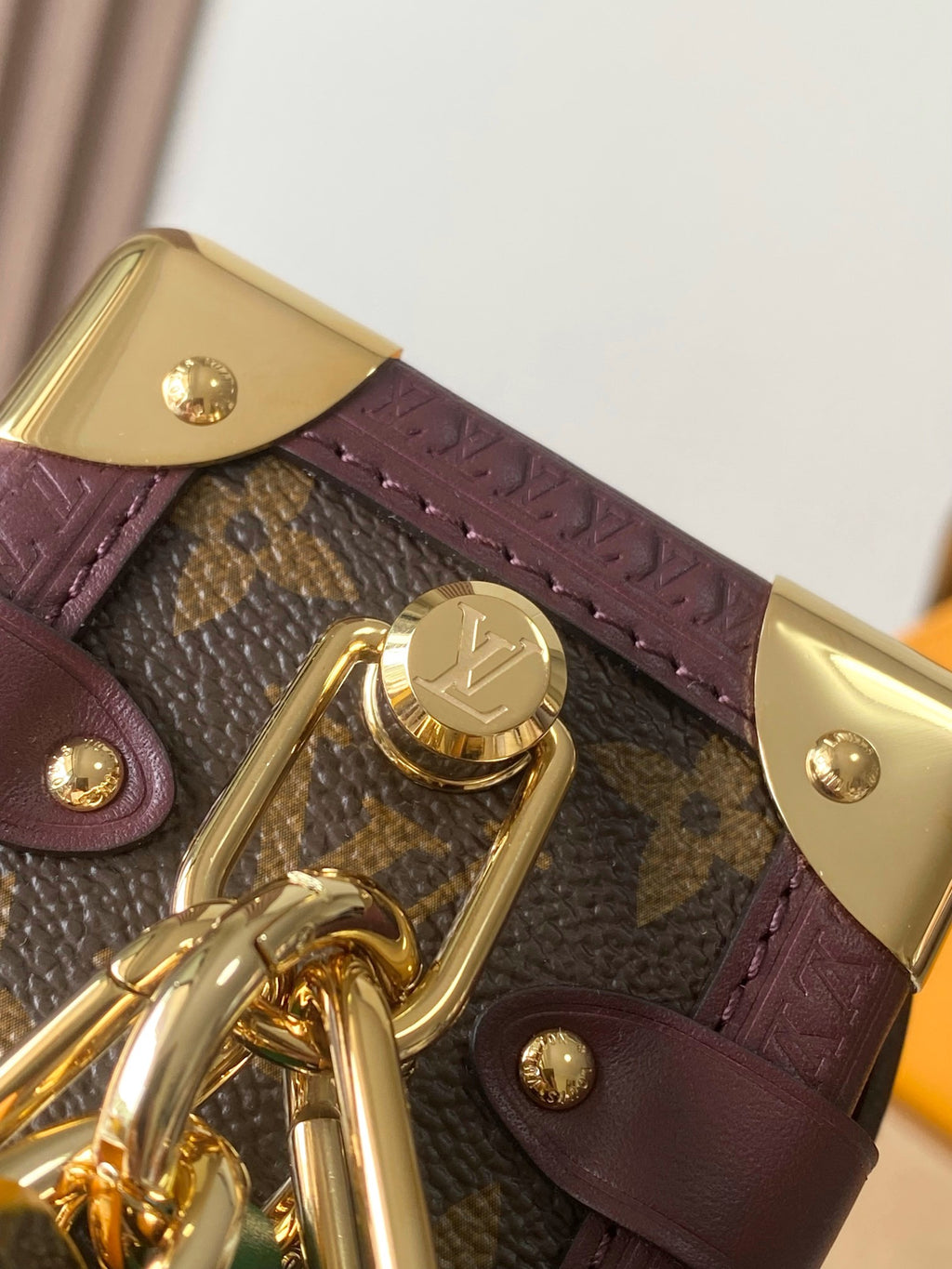 Louis Vuitton Getaway Side Trunk MM - Monogram Canvas