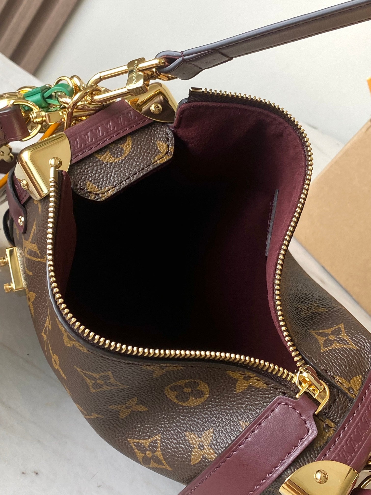Louis Vuitton Getaway Side Trunk MM - Monogram Canvas