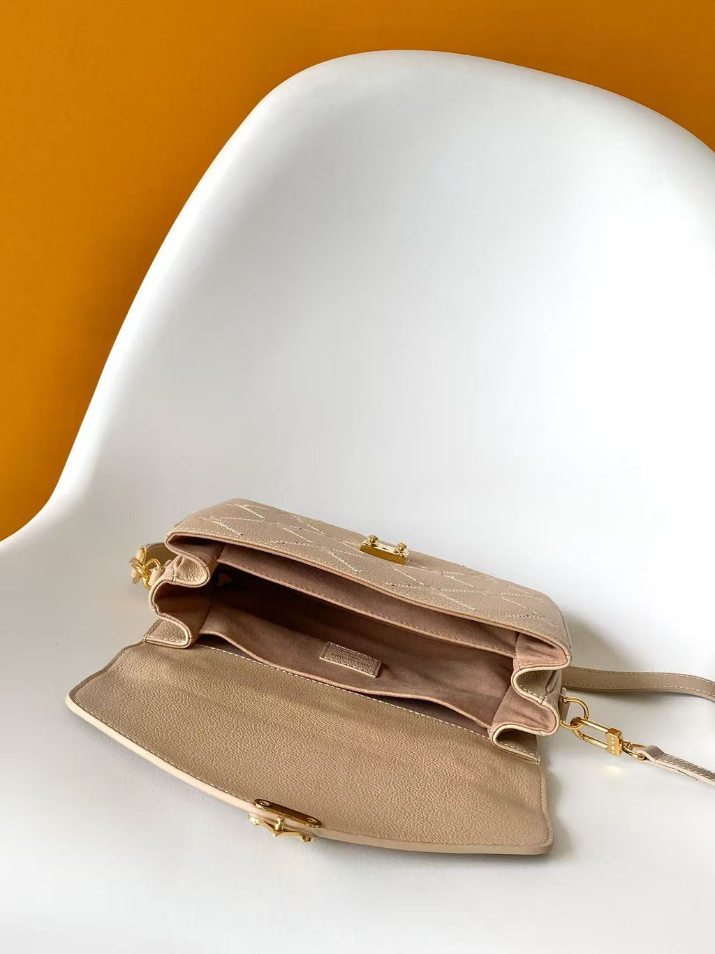 Louis Vuitton Pochette Métis - Monogram Empreinte Leather