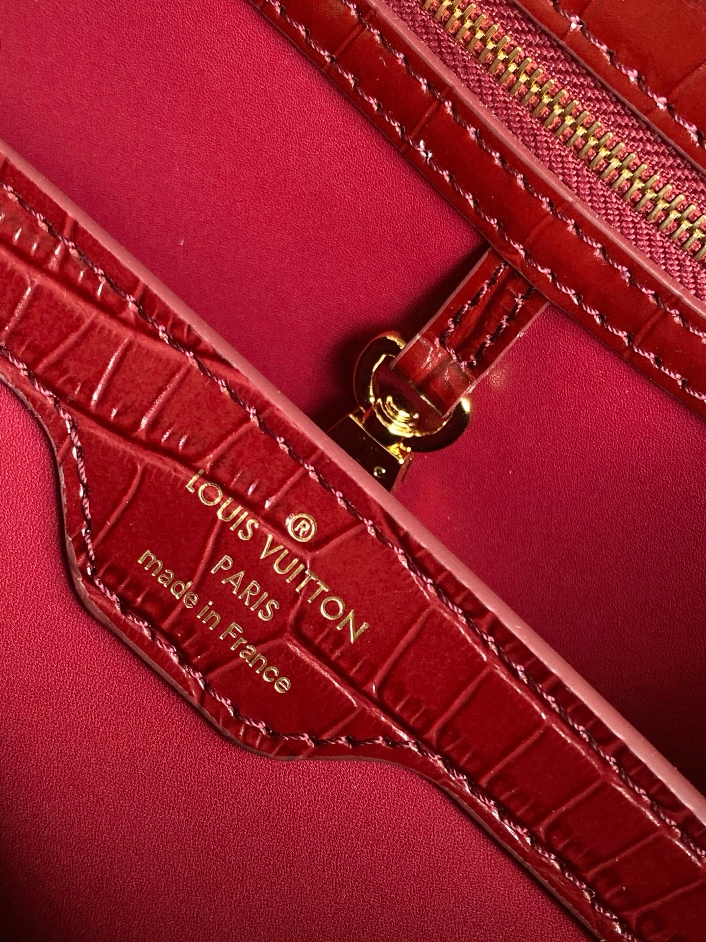 Louis Vuitton Capucines BB - Crocodile Embossed Leather Burgundy
