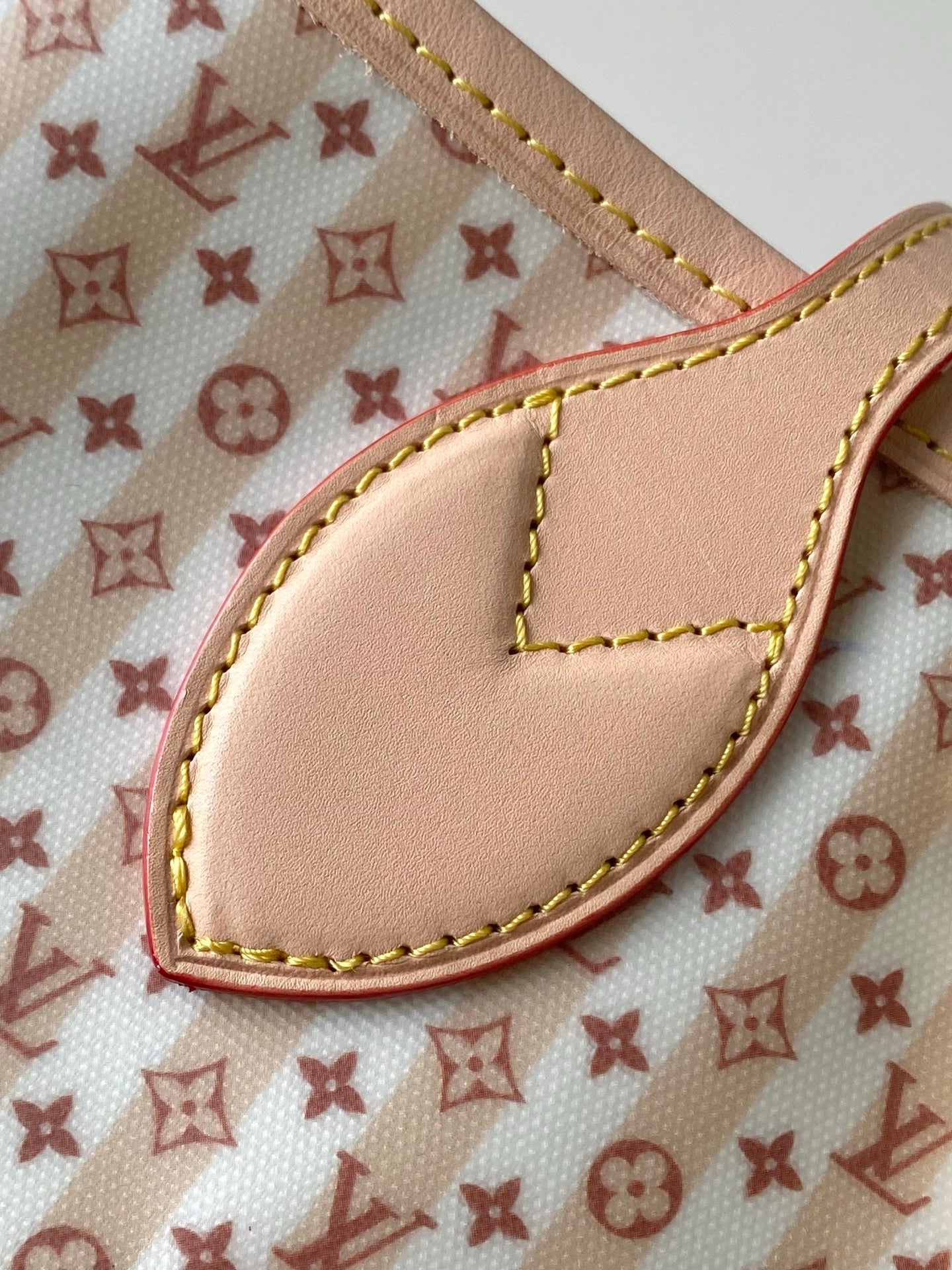 Louis Vuitton Neverfull MM - LV Stamp Nude Monogram