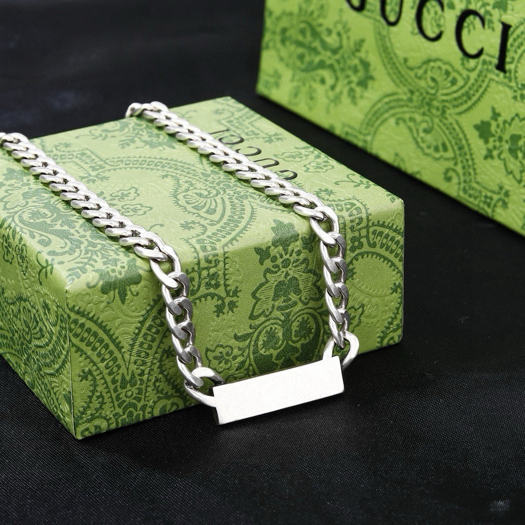 Gucci Interlocking Curb Chain Green Enamel Logo Bar Pendant Necklace