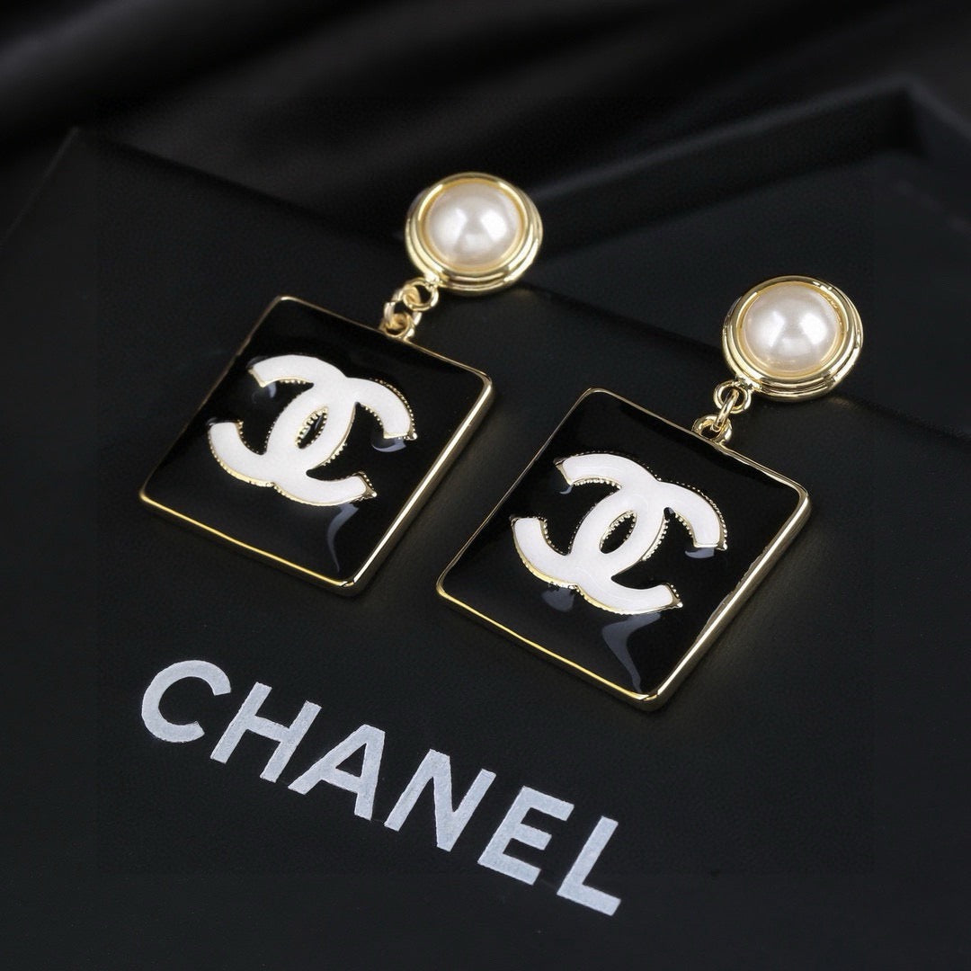 Chanel Classic Pearl Monochrome Black Enamel Square CC Drop Earrings