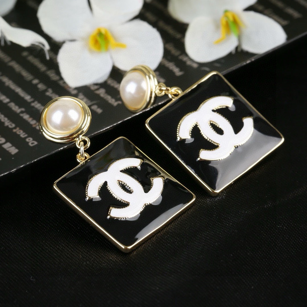 Chanel Classic Pearl Monochrome Black Enamel Square CC Drop Earrings