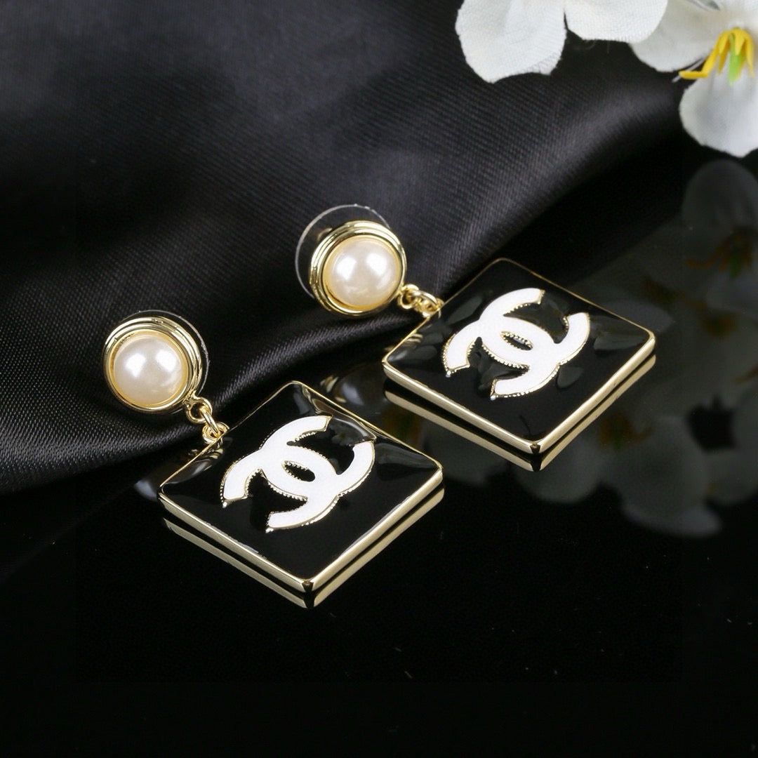 Chanel Classic Pearl Monochrome Black Enamel Square CC Drop Earrings