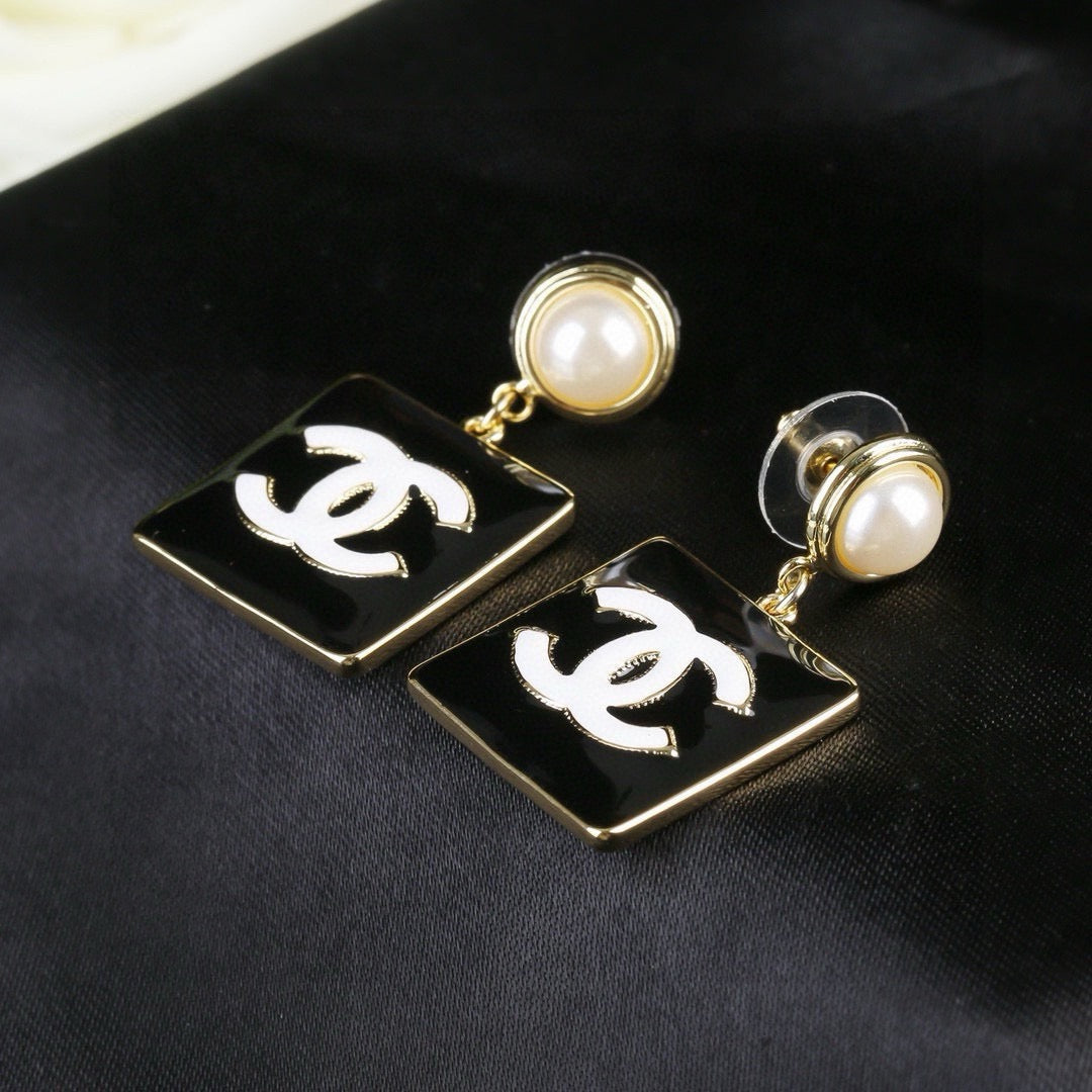 Chanel Classic Pearl Monochrome Black Enamel Square CC Drop Earrings