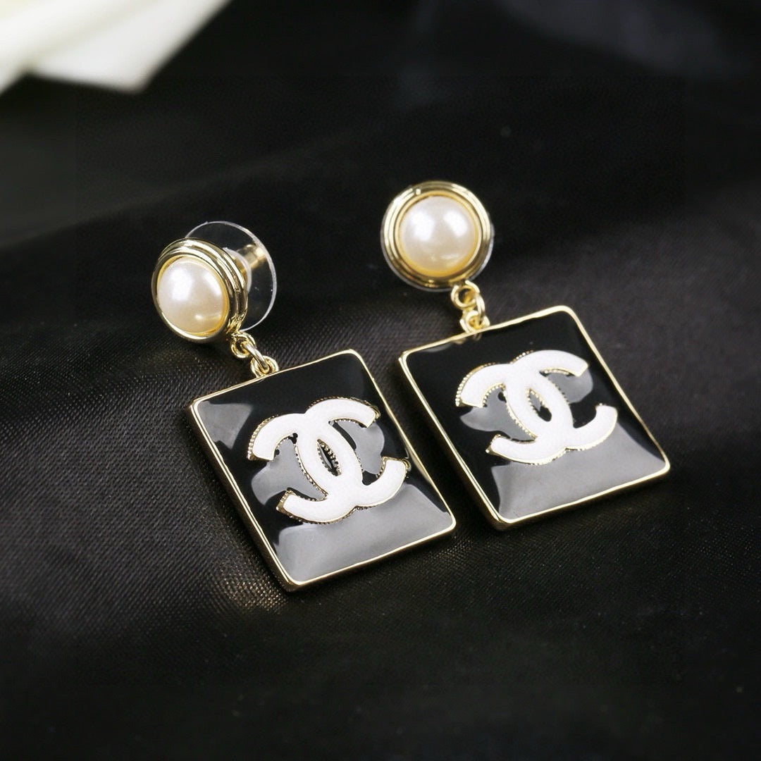 Chanel Classic Pearl Monochrome Black Enamel Square CC Drop Earrings
