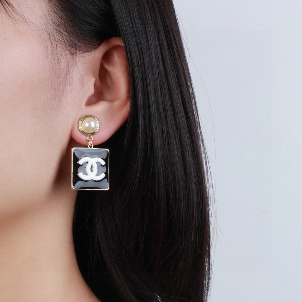 Chanel Classic Pearl Monochrome Black Enamel Square CC Drop Earrings