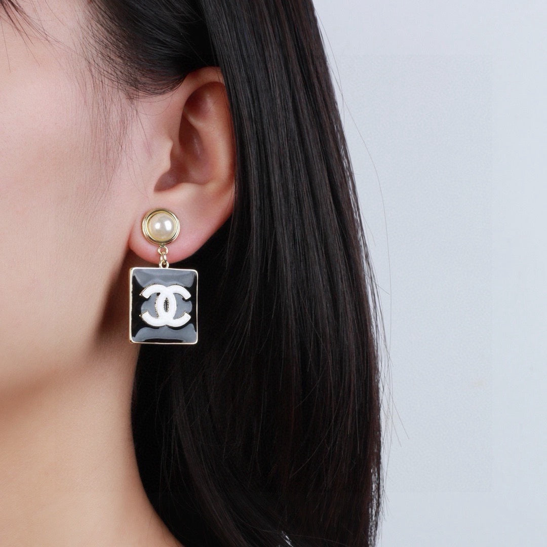 Chanel Classic Pearl Monochrome Black Enamel Square CC Drop Earrings