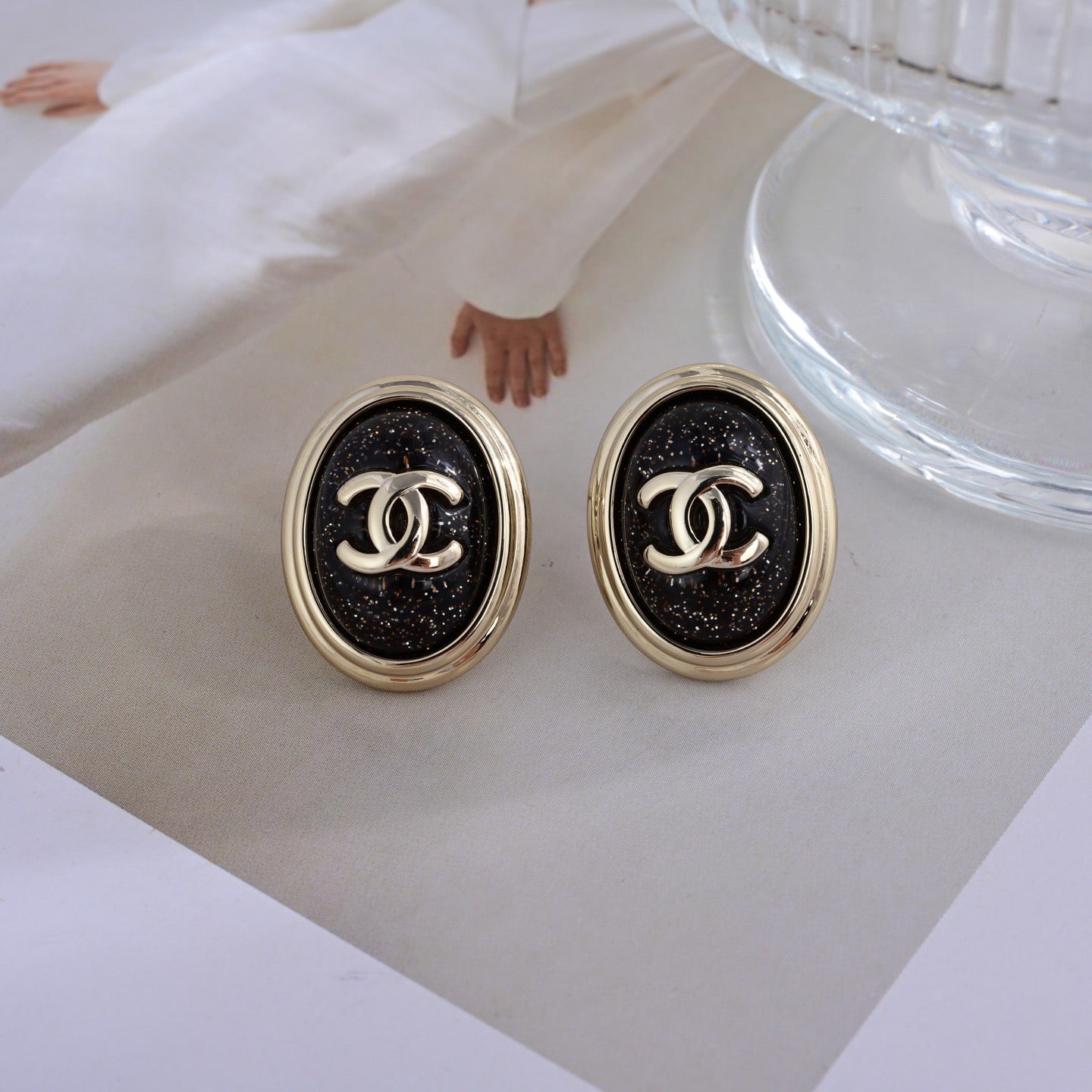 CHANEL Style Gold-Tone Vintage Oval Glitter Black Enamel CC Logo Stud Earrings